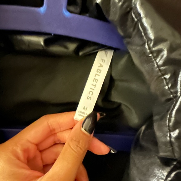 Fabletics Black Shiny Puffer Jacket Size M - Picture 3 of 4